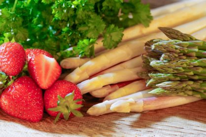 ? AUCH BEI UNS SPRIEßT DER SPARGEL ?